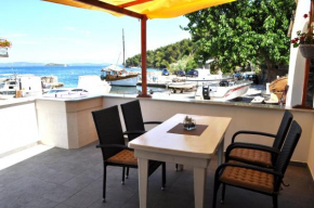  BAY SAŠĆICA  Сали 